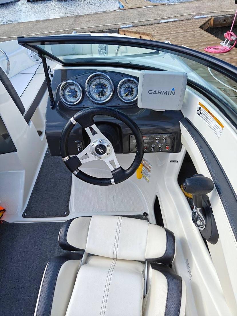 Катер Sea Ray 190 фото 3